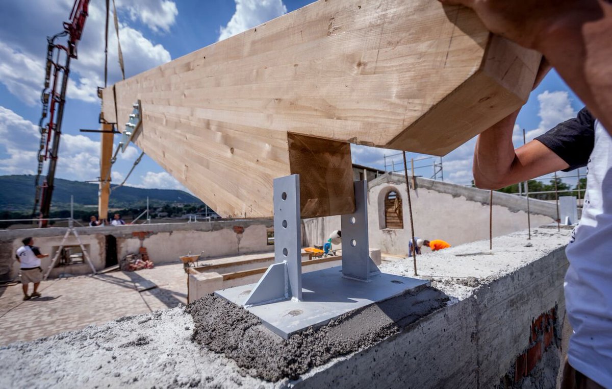 VavaWood's tweet photo. Reconstrucción de cubierta
#madera #vavawood #cubierta #restauración #casas https://t.co/K2kNqXRnoD