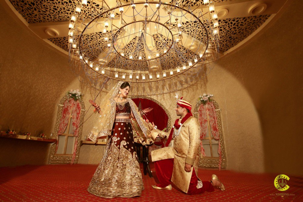 bandbaajaa's tweet photo. Who dosen't want to get captured in a filmy style?
https://t.co/2cBDKXWnuA
#bbweddings #bbweddingtrends #bbtrends #realweddings #weddingphotographer #realbrides #realgroom #candidmoments #indianwedding #weddinginspiration #worldweddingcinema #photographer #asianweddinginspiration https://t.co/Dst5iS6ZGs