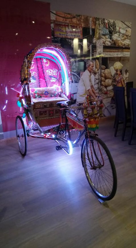 Regent_Circus's tweet photo. Need some #HumpDayMotivation?
Why not head to @tiffinsbuffet #Swindon with friends this weekend and enjoy the ultimate Indian #buffet! 😋
@Regent_Circus https://t.co/IKIGCf29hm