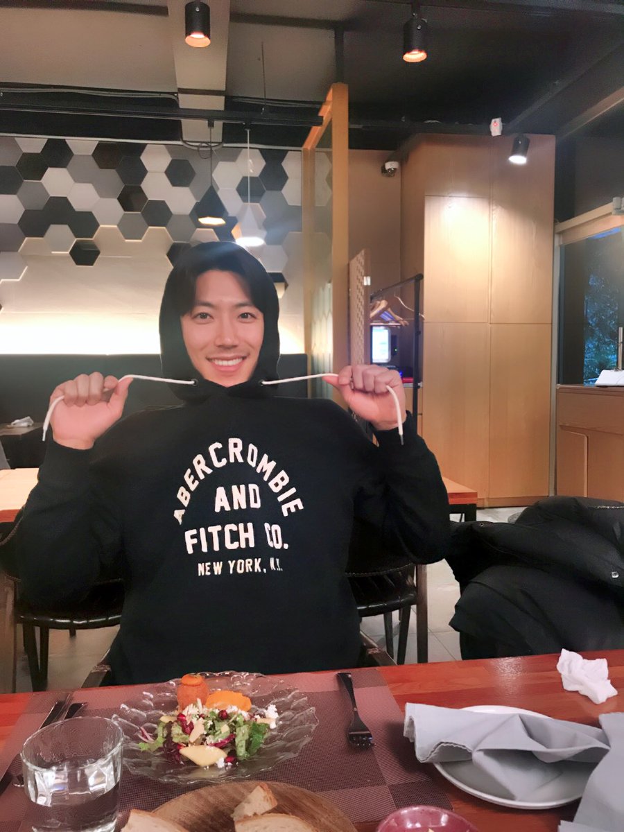 생일 축하 감사드립니다~~ 
Happy birthday ~~~ 
誕生日おめでとう~~  ありがとうございます!!! 
My~ 1. 31 day 🎂