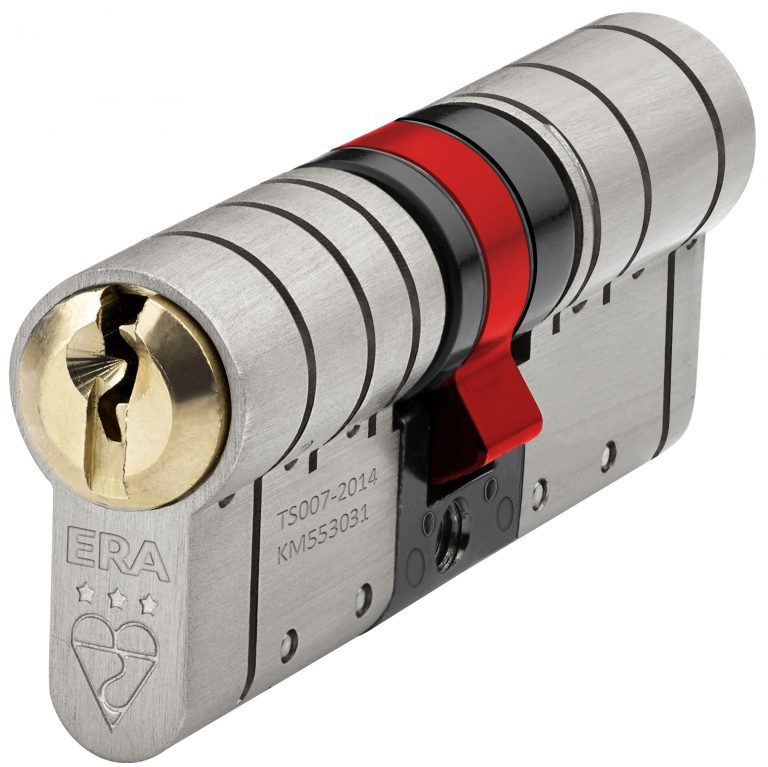 Dark winter nights are no match for the ERA Fortress smrlocksmiths.co.uk/LocksmithArtic…