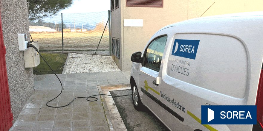 Veolia_Cat's tweet photo. Avui hem estrenat nou vehicle elèctric a l’Estació Depuradora de #Sallent! Sabies que el nostre objectiu és que el 2021 tots els nostres vehicles siguin elèctrics? #SoreaÉsMobilitatSostenible 🚘✅🌍 https://t.co/60iZpZyv4K
