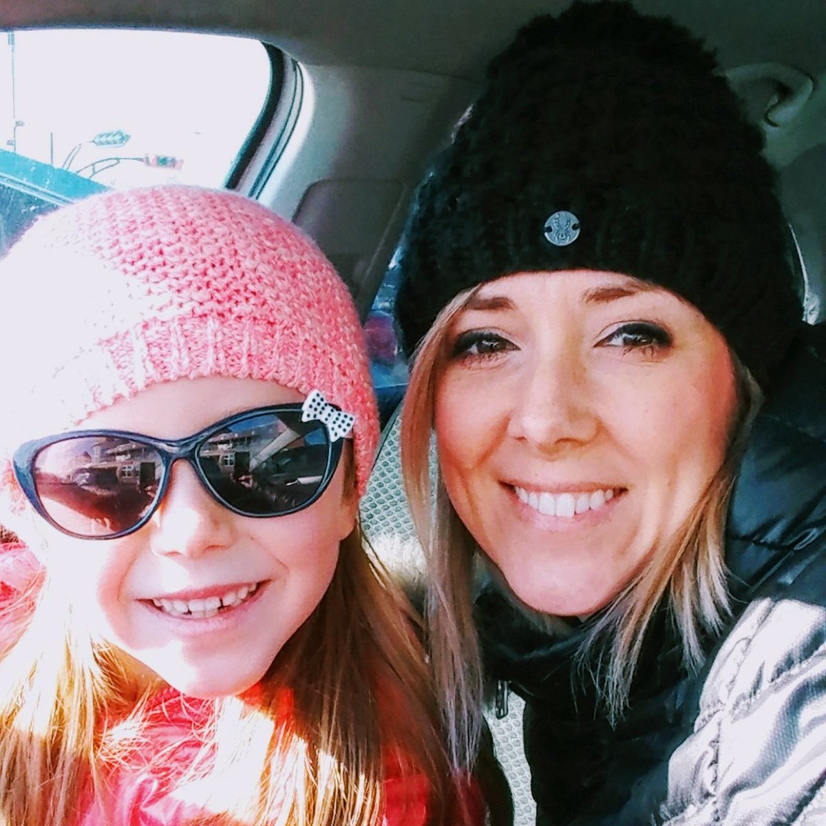 KarinLavign's tweet photo. #NouvellePhotoDeProfil #filleule ❤ https://t.co/8x0is4k17X