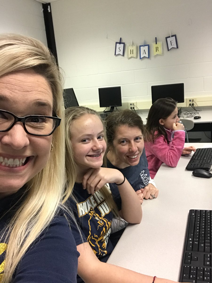 Having fun drawing with Code with Girls Who Code club #CEMS Blazers #gwc18 #boone2020