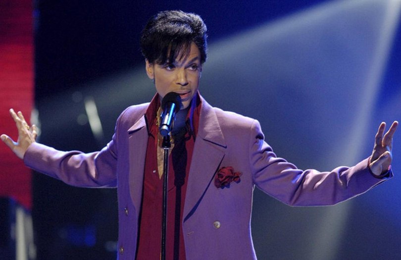 Наследники Принса выиграли суд над его продюсером tophit.ru/ru/news/view/s…