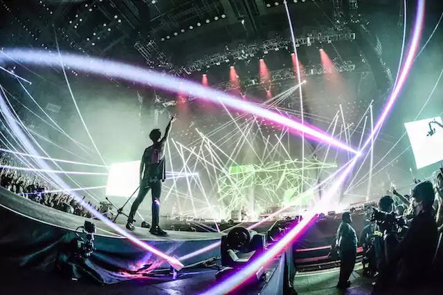 wh_ydo's tweet photo. Takaのこのオーラ
#ONEOKROCK https://t.co/39zl9MvZQE