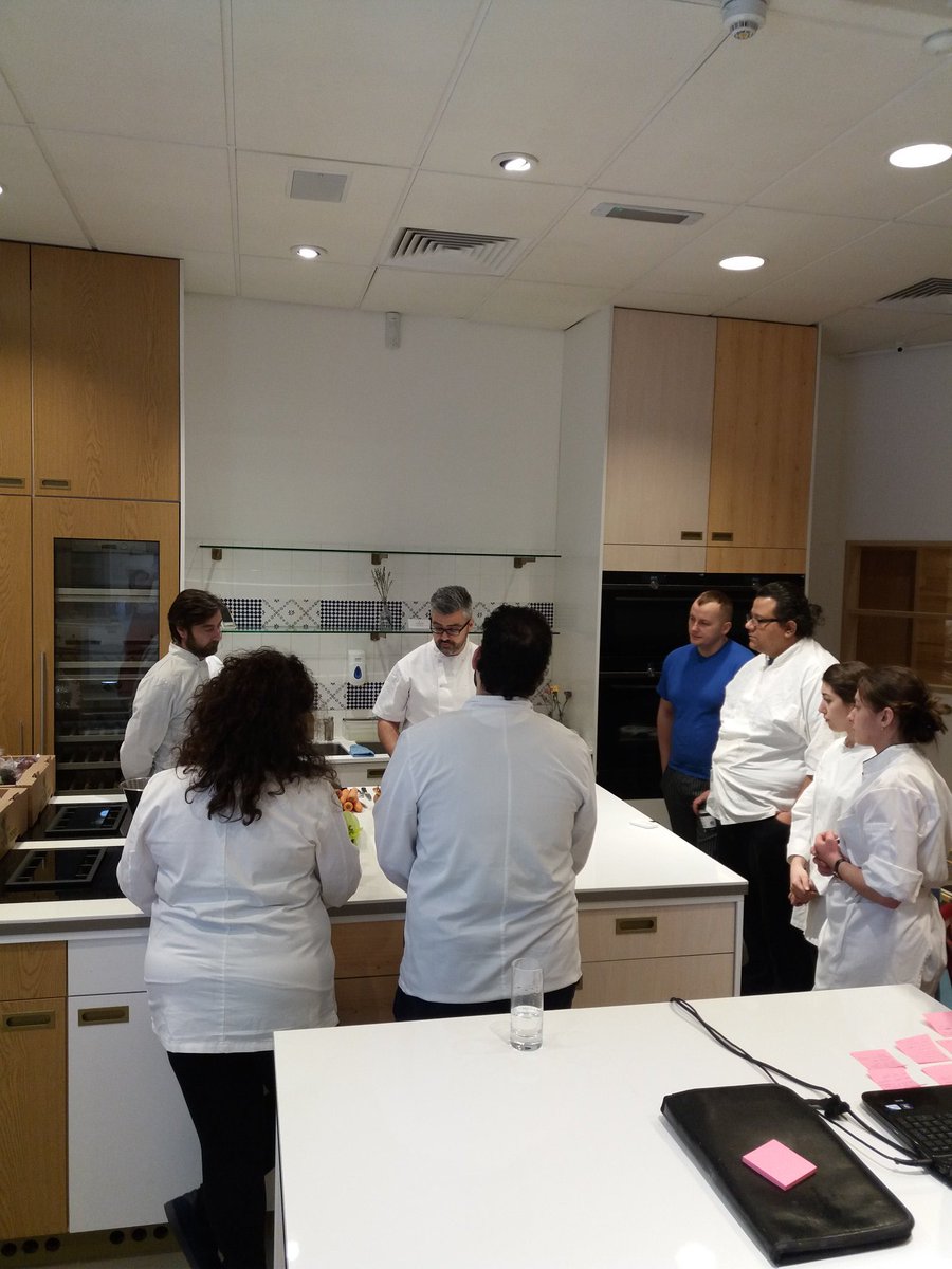 Chef_Principals's tweet photo. Our first @Carluccios bespoke @HIT_ChefAcademy workshop, today's topic - knife skills, herbs & risotto @AveqiaLondon #maximumflavour https://t.co/15gqdWoMiH