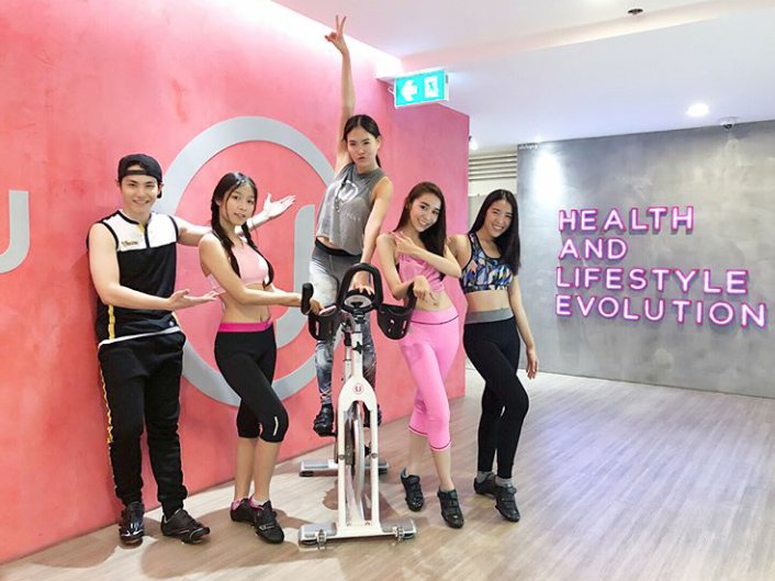 MayAF12_FC's tweet photo. เทรนเนอร์คนงามนาม นภัสนันท์💪🚴🎶 
#MAYaf12 
#absoluteyou
#cycleworkout
ig:  @PloysaiAf12 https://t.co/Cv4nNMY4Wn