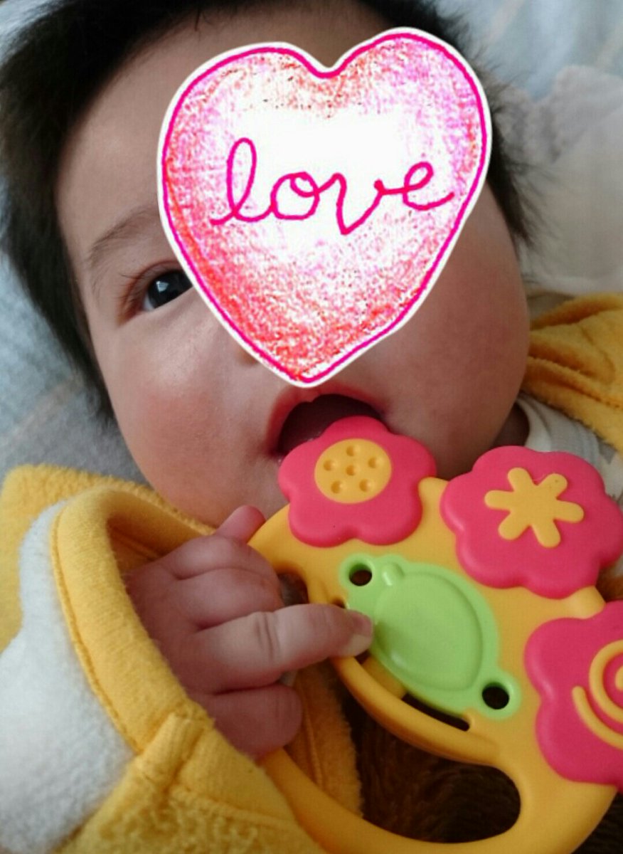 やすこ お食い初めは日曜の大安に済ませたけど 今日が生後100日 おもちゃを持たせたら口に持っていった初めての瞬間 可愛くて可愛くて仕方ない 3人目の出産を悩んでいた頃にタイムスリップして自分の背中を押してあげたい 17oct Baby T やすこ お食い初めは日曜の大安に済ませたけど 今日が生後100日 おもちゃを持たせたら口に持っていった初めての瞬間 可愛くて可愛くて仕方ない 3人目の出産を悩んでいた頃にタイムスリップして自分の背中を押してあげたい 17oct Baby T