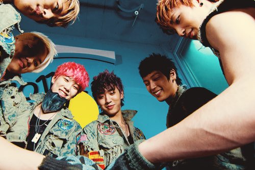 bangxbap's tweet photo. “Music which is consisted of my team.
My friend and my family is the best, absolute and perfect genre ever.” https://t.co/nVB2kzfyOl