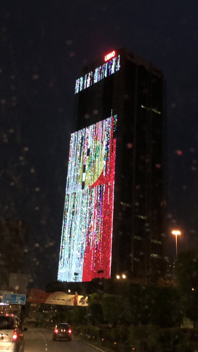 ShaFoShizzle's tweet photo. Wondering if the glitch on the facade is an indication of internal dispositions 🧐 #architectureverywhere #preGE https://t.co/4XhhZqWaI4