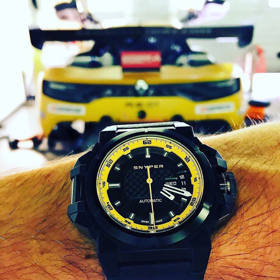 Snyper supporting GP Extreme  #abudhabi #dubai #racing #adrenaline #watches Snyper Two Yellow Edition - Carbon fiber dial 👊🏼💣