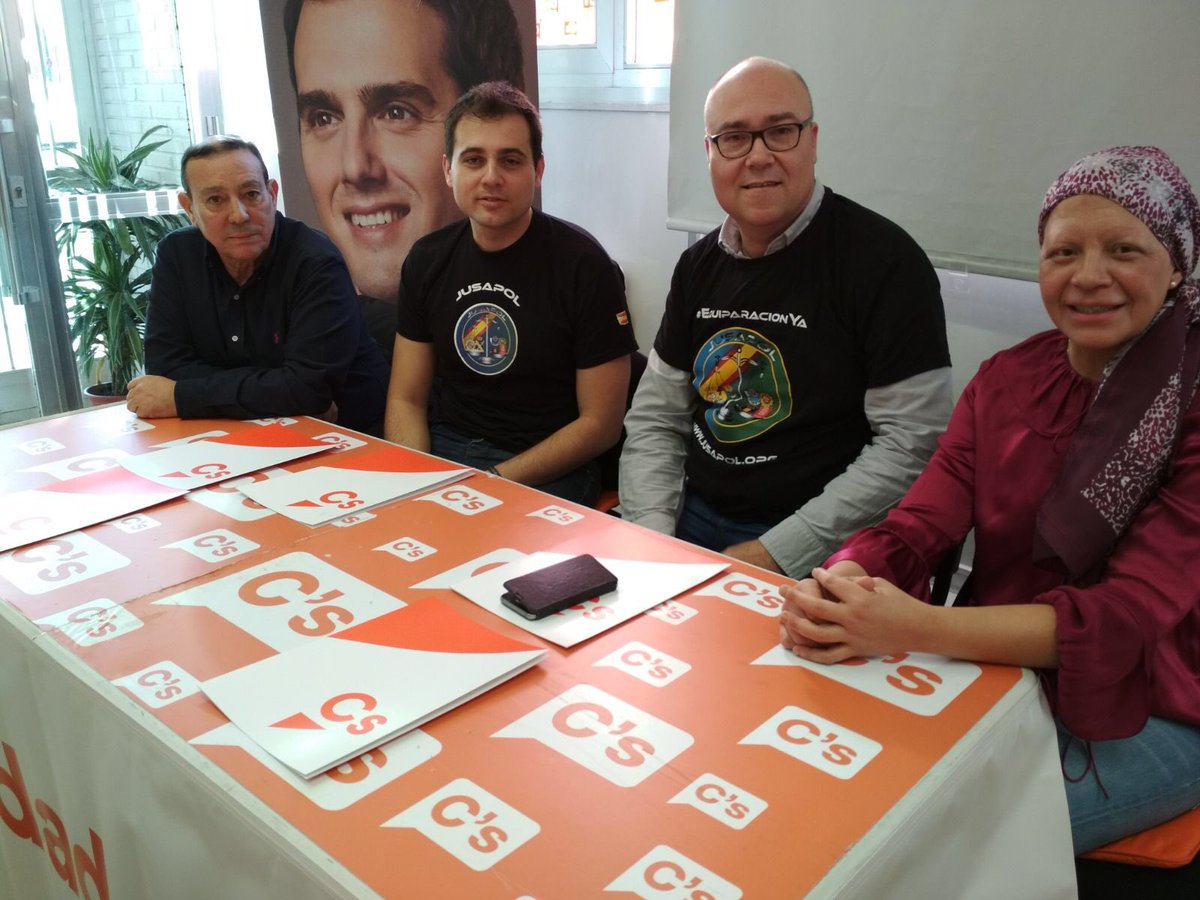 jusapolzamora's tweet photo. @jusapolzamora junto con @Cs_Zamora_ , muchas gracias chic@s!!!, sois siempre un apoyo enorme!!!👏🏼👏🏼👏🏼#EquiparacionYa #Jusapol500k https://t.co/YEbOFk586I