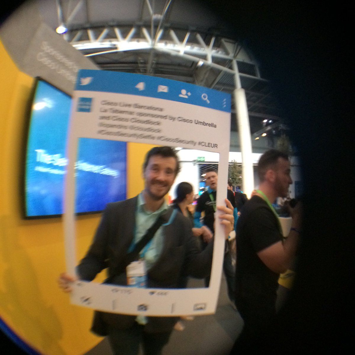 wataru1972's tweet photo. #CLEUR #CiscoSecurity #CiscoSecuritySelfie https://t.co/umj9Ye7aRt