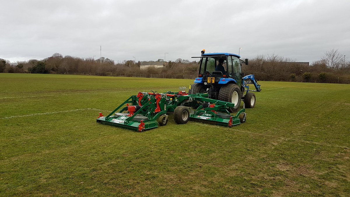 First demo of the season - the Wessex CRX-410 is a perfect match for the #Newholland Boomer 50.  It took just 18 minutes to do a first class job of 2 football pitches!

Book your demo today: zurl.co/kdmQv #groundcare #commercialmower #rollermower