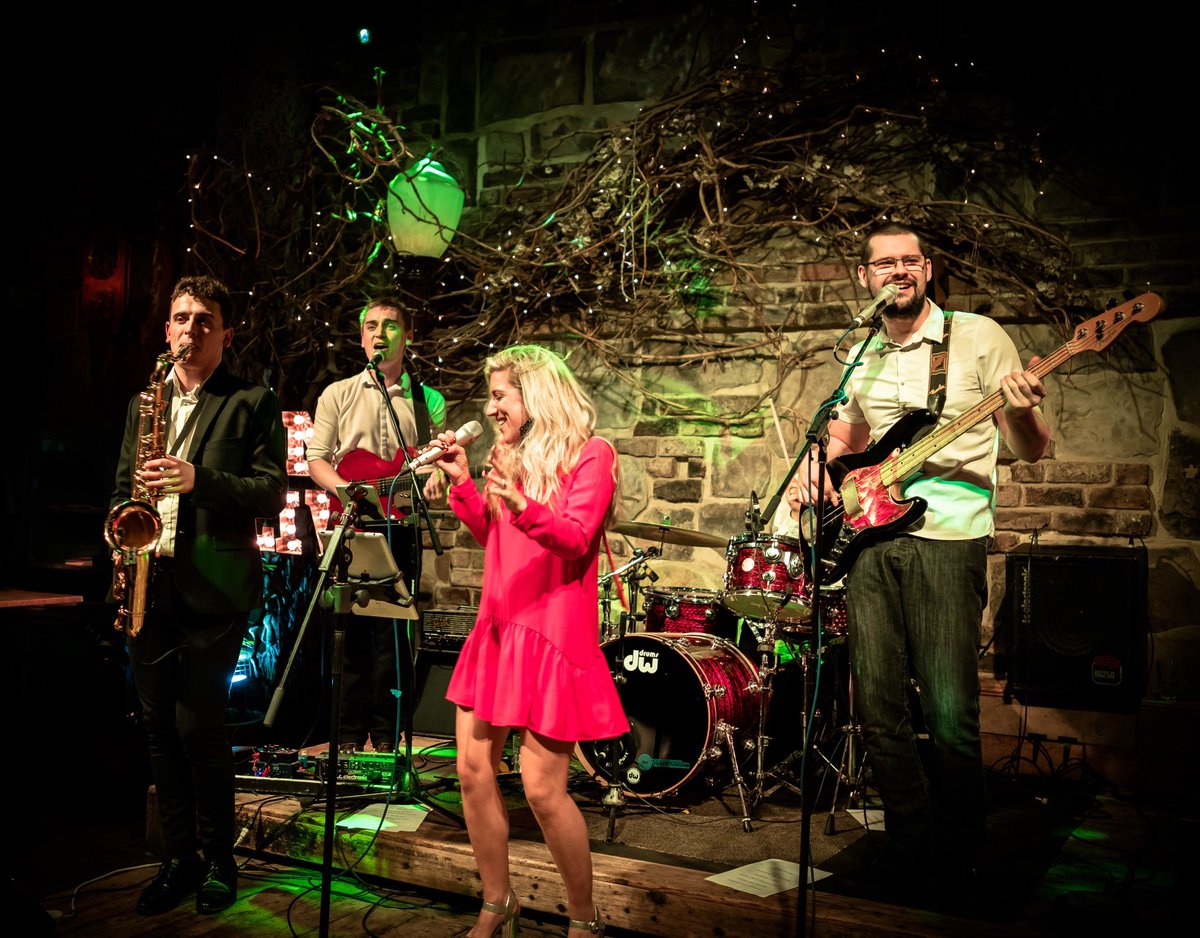 Shot of the <a href="/TheJavisons/">J'avisons</a> in action 💃🎤🎸🎷 <a href="/andyushermusic/">Andy Usher</a> #liveband <a href="/asyoulikeitjes/">As You Like It</a> <a href="/AMVLIVEMUSIC/">AMV Live Music</a> 😘 #livemusic #partyband