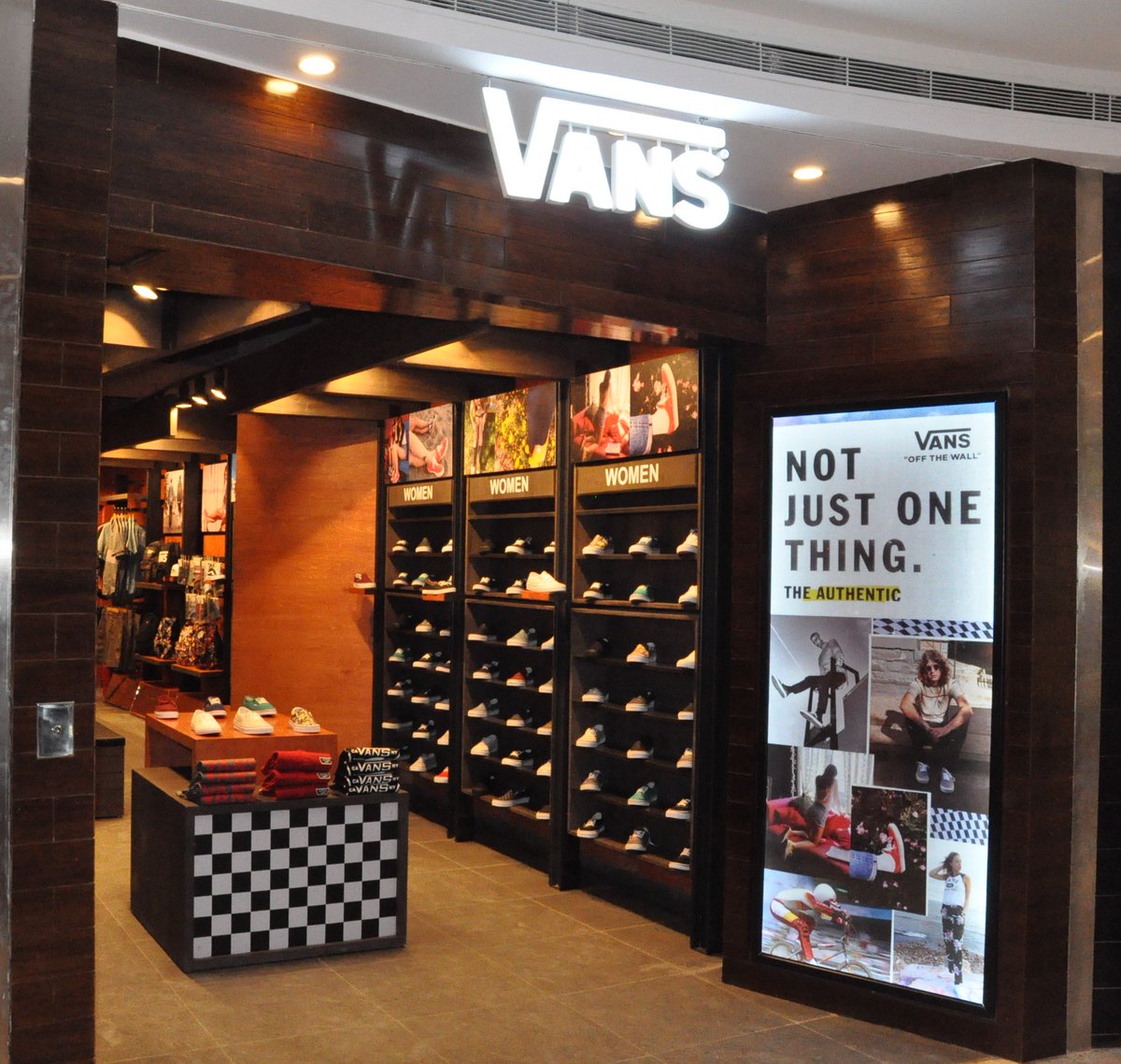 vans city mall