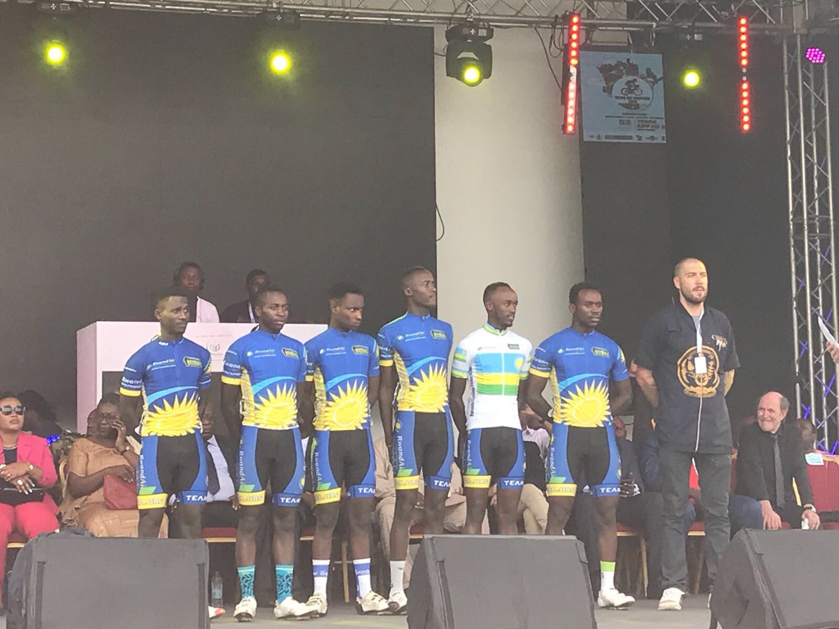 Tour_Espoir's tweet photo. Présentation des équipes #Rwanda #TDE2018 https://t.co/CPJ1KMgPkQ