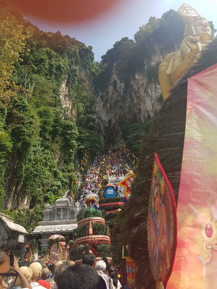 itsme_nalini's tweet photo. #Thaipusam2018 at #BatuCaves Kuala lumpur, Malaysia💖
#Velava
#VetriVelMuruga https://t.co/yVEflcvNAP