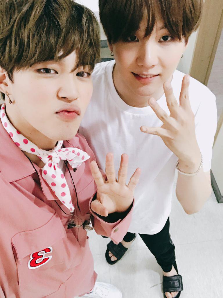 ynmnrkv's tweet photo. rare pics of yoonmin rt to save lives https://t.co/e3TVq6DTR2