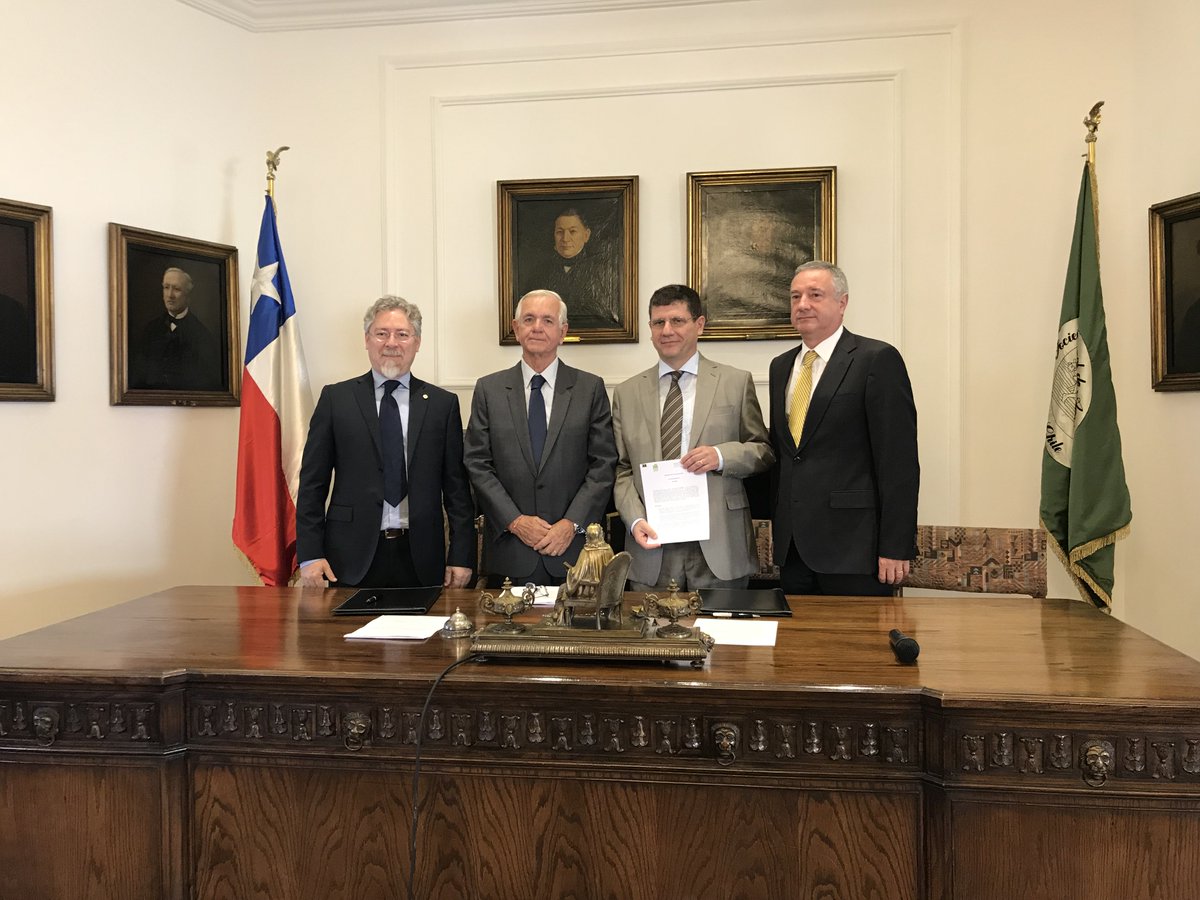 SNA firma convenio con AgriChile para potenciar los expertos en avellano europeo 
  mundoagro.cl/sna-busca-pote…