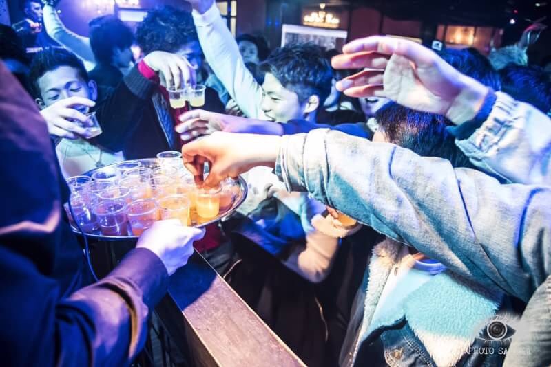 ClubLeopard's tweet photo. 【若者に大人気🎉 水曜 #ブルビ 】
本日のBIG イベント‼️
『#DJMAIP BIRTHDAY BASH開催🎂🍾🎉』
👉#DJMAIP を祝いに皆さん是非LEOPARDへお越しください‼️
👉平日はシャンパン1本からワンランク上のお客様が集まるVIPルームもご利用可能💎 https://t.co/wqJmK0ZTsT