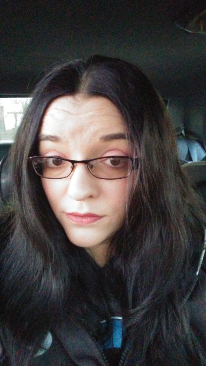 nikniksimpson's tweet image. #SimpleBeauty day 2! #RunningLateForWork #GottaDoBetter