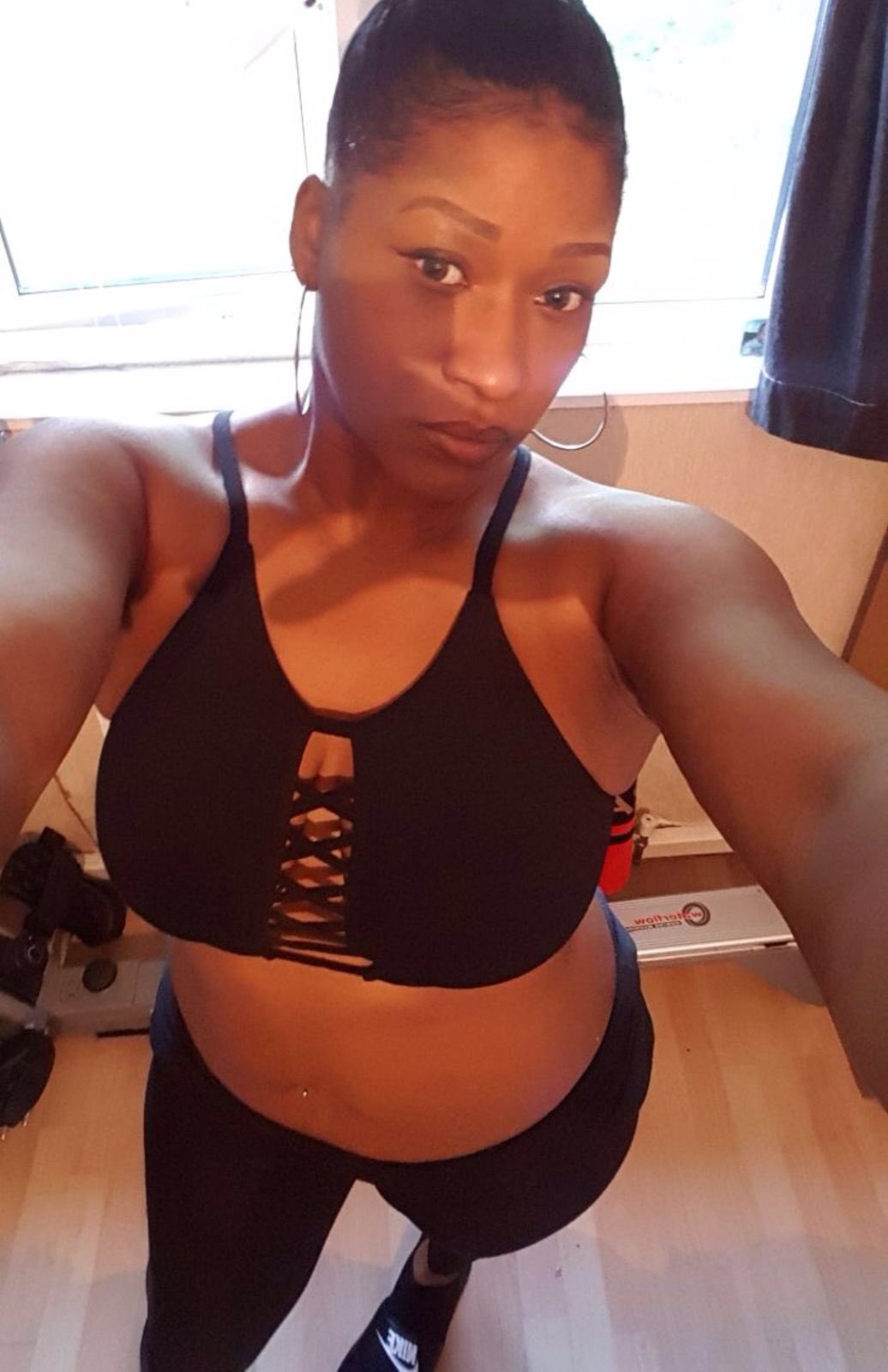 SpiceWorldSASS on X: Hey punks **New Wrestler Alert** Meet** REIGN ** 5ft  10 85kg Soon available for double semi comp and fantasy sessions with yours  truly in London 😉🤼‍♂️👙spice&Reign ebony sauce For