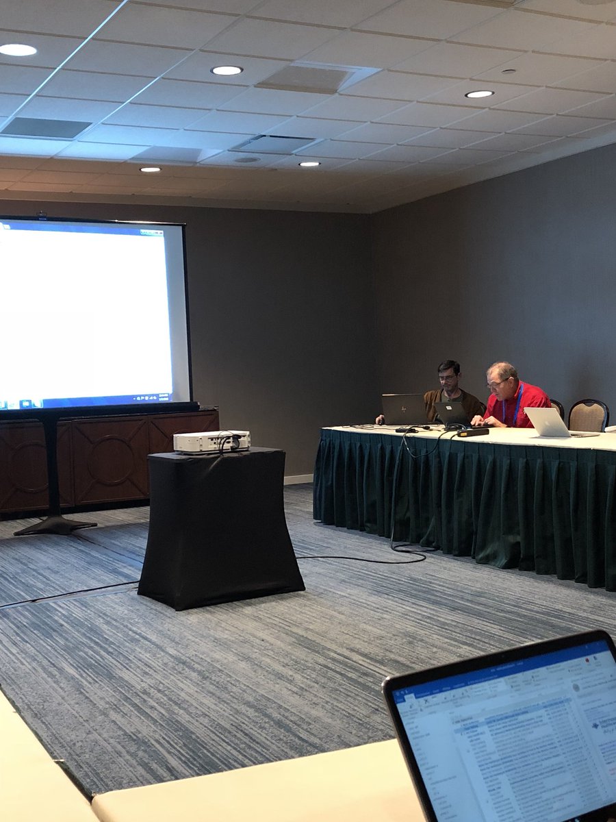 JaceeRobison's tweet photo. Stan Huff explaining the CIMI vital sign information model #HL7WGM #NOLA https://t.co/eNl0HKyRHy