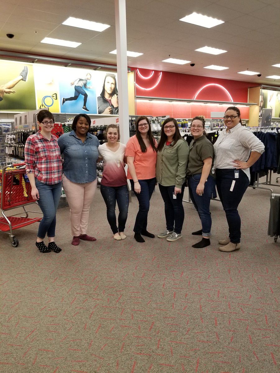 seasaltgypsy's tweet photo. My #StyleTeam rocked our #UniversalThreads fit session! 
#T757 #Target #TargetStyle #denim  #StyleFam @salamlazkani @A4Jackson https://t.co/s4loUtEMH4