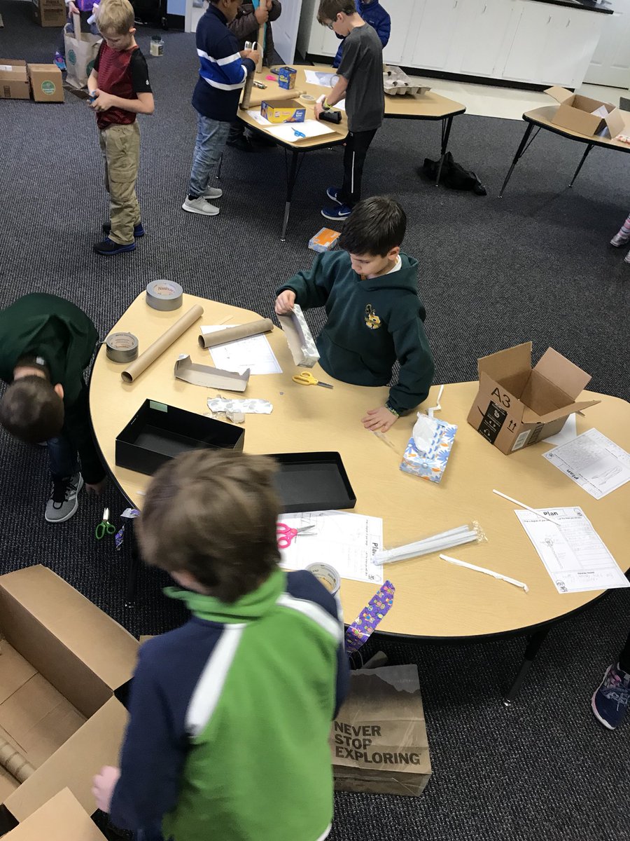 JCrawford2011's tweet photo. 2nd graders are hard at work in the @RavenscroftNC MakerSpace designing and creating tools for their Career Day Gallery Walk on Friday! https://t.co/JEaryc6M0N
