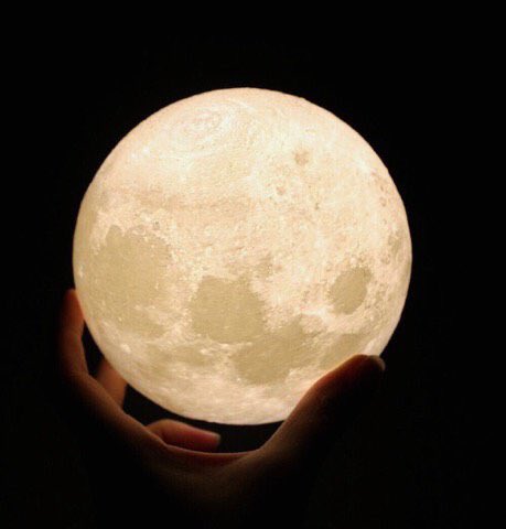 this moon lamp is the coolest thing ever 😍 

I got mine from ridder.co/D8Mry2  🌕 by #pugsbabiforest via <a href="/ridder_co/">Ridder.co</a>