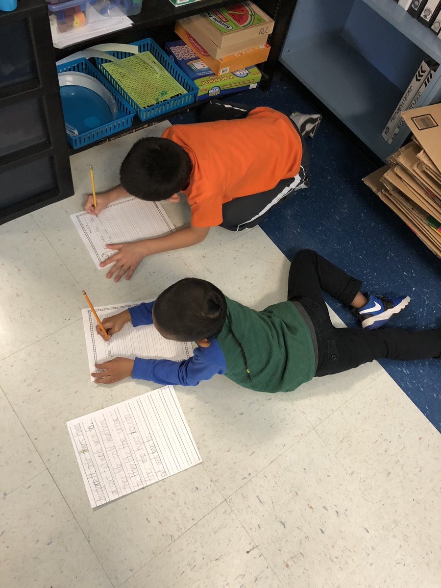 bcoxcounselor's tweet photo. Firsties working hard on the writing process! #writing @FSHISD #1stgrade #nonfictiontext https://t.co/M5T1Frqh3D