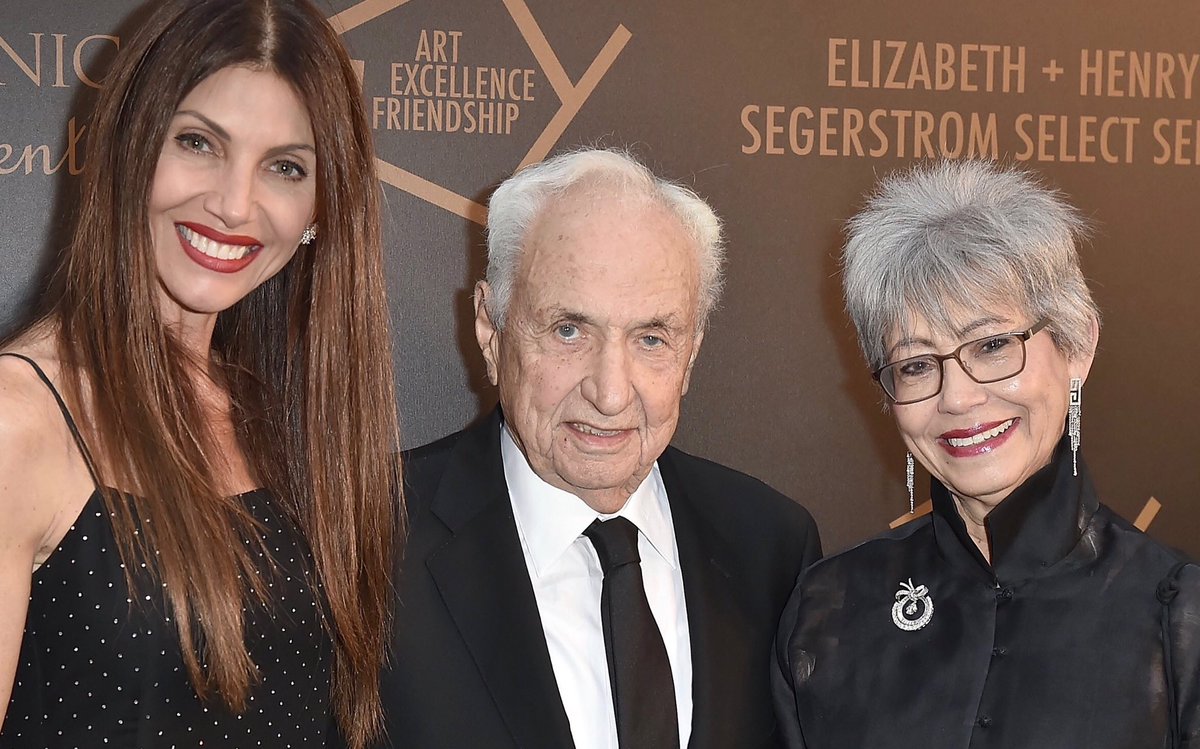 Happy 75th Birthday to the brilliant Berta Aguilera Gehry, thank you for supporting #ArtsEd &amp; #musiced <a href="/TurnarndArtsCA/">Turnaround Arts: California</a> #Grateful ❤️