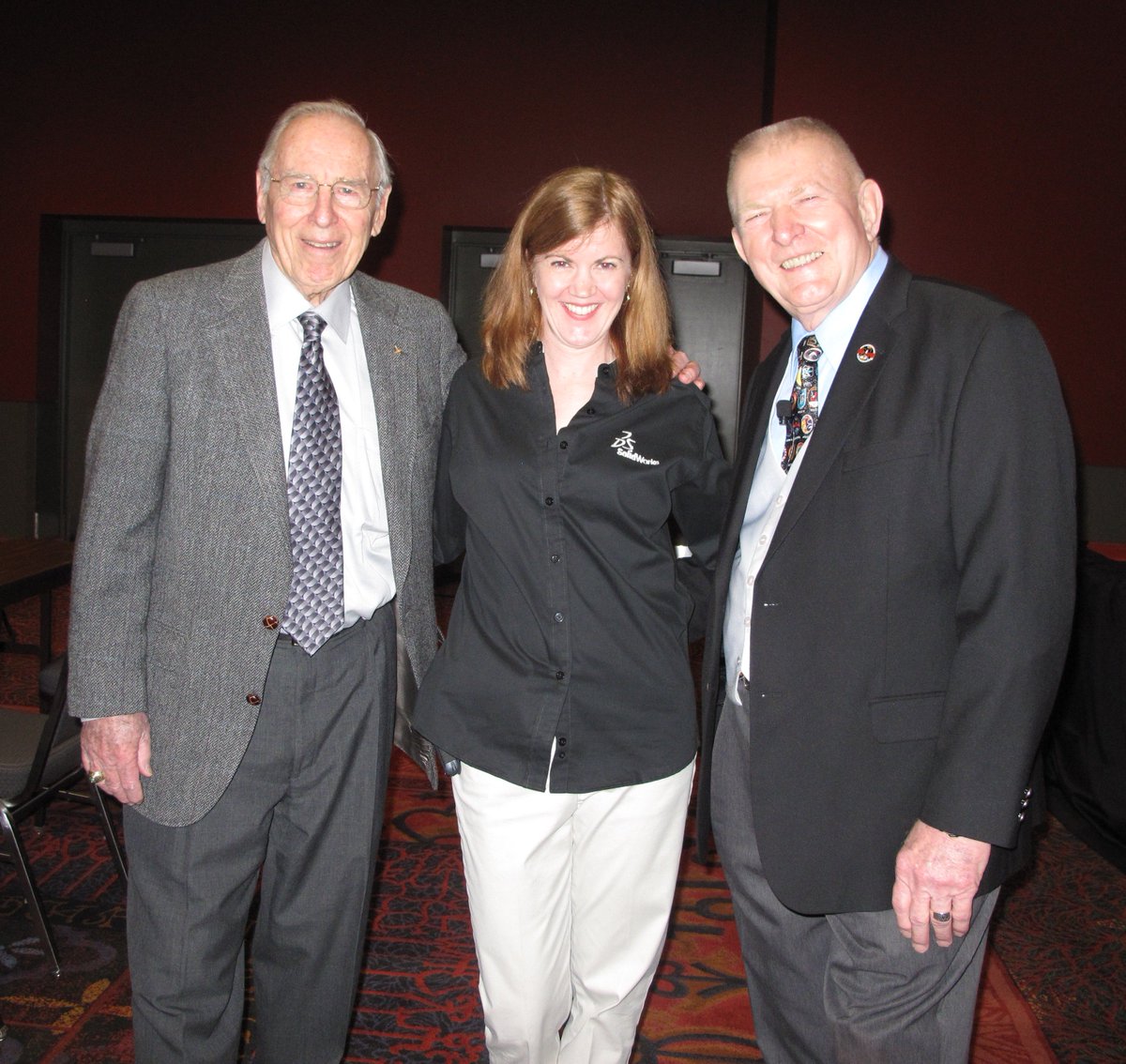 brendamonahan's tweet photo. Flashback to #SWW11 when I met Capt. Jim Lovell and Gene Kranz. Looking forward to seeing everyone at #SWW18! https://t.co/16Gvu51Tl6