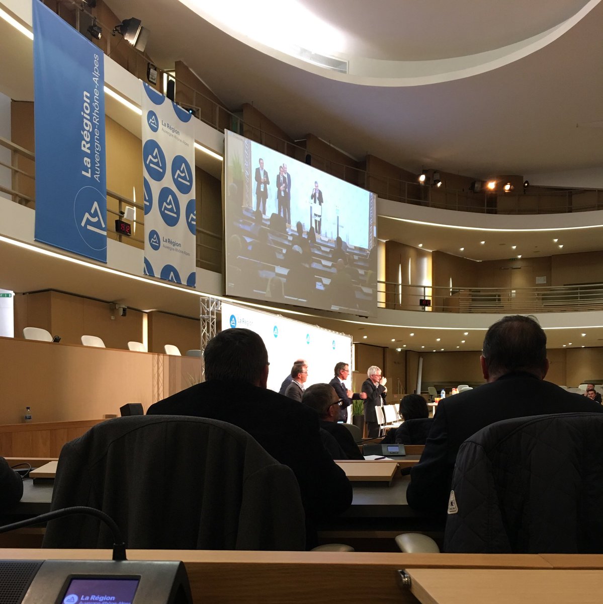 T2LW's tweet photo. Full house for #SmartBuildingAlliance @auvergnerhalpes for #SmartCities @cosmotechweb is part of it https://t.co/Z8NRtDBxRI