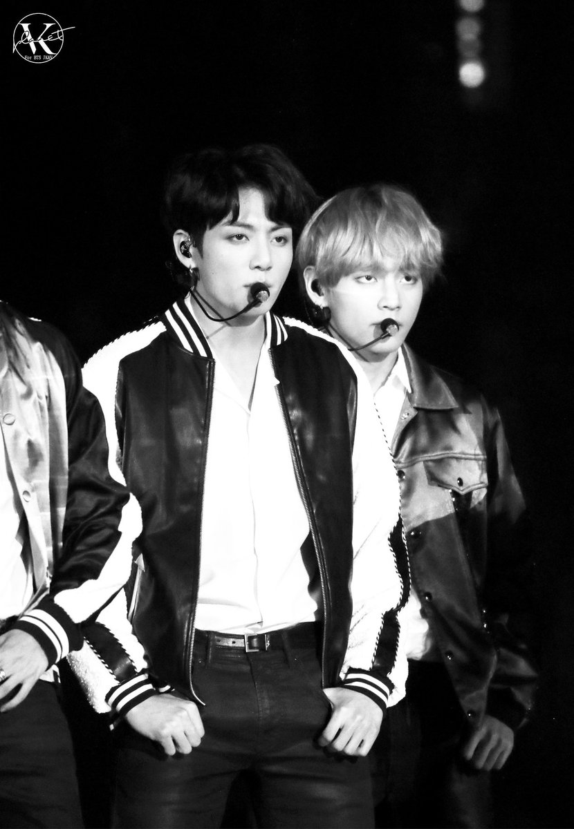 vkookplanet_'s tweet photo. 171225 π― β€ π°
@BTS_twt
λ무 λ무 λ©μλ€ π
#λ°©νμλ
λ¨ #BTS #κΉνν #νν #νν #λ· #V #μ μ κ΅ #μ κ΅ #κ΅μ΄ #λ
ΈμΈ #JK #NOTURE https://t.co/uIkM6iODzO