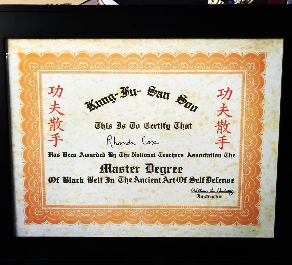 Level99RedMage's tweet photo. Framed my masters certificate! #KungFuSanSoo #SanSoo #KungFu #KungFuMaster #MartialArts #Master #BlackBelt #功夫散手 #功夫 #MasterRhonda #五家拳 #蔡李何佛雄 #师傅 https://t.co/EEbPkU1hNp