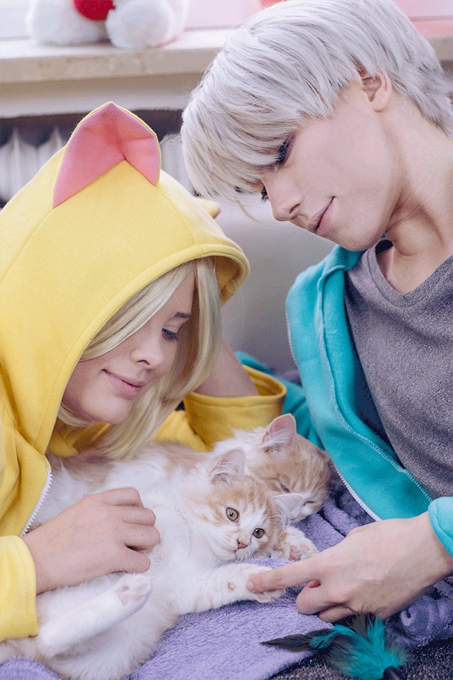 MelodyCosplay's tweet photo. I've got new pictures of our kitty shoot and damn yuri and pumpkin (now Sherlock and Watson) where so cute!

#yuriplisetsky me
#viktornikiforov @NarusCosplay 
📷 @chiisaiSaku 

#ユーリonice #yurionice #yuriplisetzky #yurio #namco #cats https://t.co/aQiTWxCHp7 https://t.co/9yGg1QQLJI