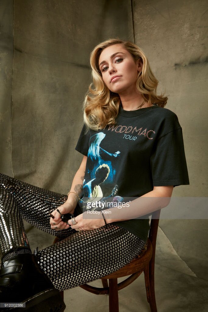 Mileycyrus Updates A Twitter Miley Cyrus For Musicares Tribute To Fleetwood Mac Backstage Portraits Getty Images Robby Klein
