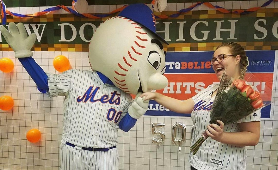 An epic promposal! Can't wait to have you out at @CitiField. #CalliesMetsProm (via @callieshayeeex3)