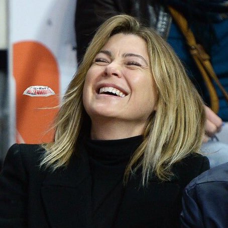 lara_mariee's tweet photo. This women @EllenPompeo is not just a #coolager she is an amazing talanted actress, a gorgeous director and a super cute mom...just gonna leave that here ❤ luv you https://t.co/yQuoQ8c1dM