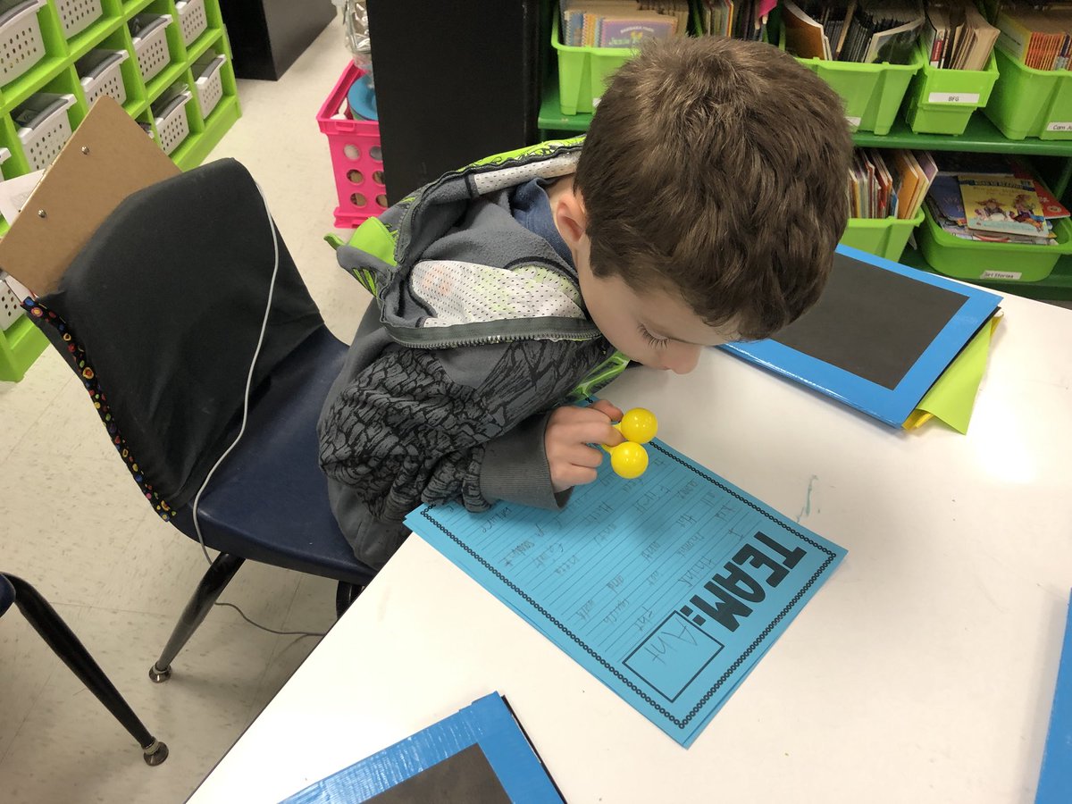 moorelgm's tweet photo. Editing our opinion writing with our finger friends. #donald_ES @wootenmd_wooten @cvanscoyoc #LISDthrive https://t.co/3gYq5zZuW4