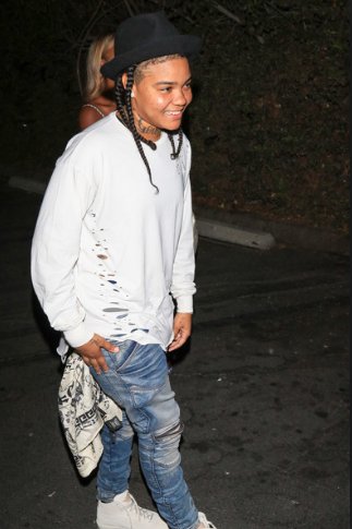 paigebibik's tweet image. Your smile is amazing, your smile makes me smile, your smile brightens up the world, your smile is beyond sexy and perfection, you’re star don’t let anyone tell you you’re not  @YoungMAMusic