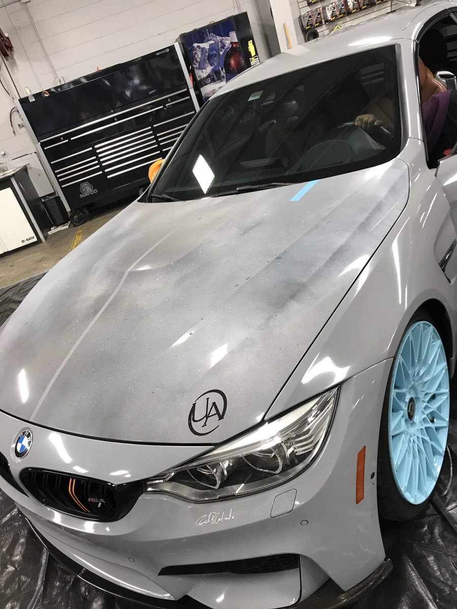 yourPAF's tweet image. We brought #PaintingWithThePros to the 2018 #PROBOWLWEEKEND with the help of @motivedge , @UltimateAuto_ , and  @2LarryJohnson7. Local kids got a chance to showcase their artistic expressions on a BMW!