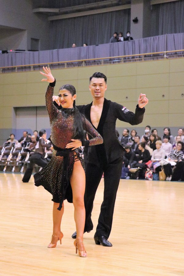 ステップ・ダンスプラス公式｜社交ダンスシューズ専門店 on X