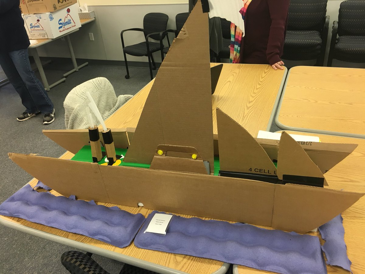 TBAISDTechTalk's tweet image. More making at classroom makers #cmakers