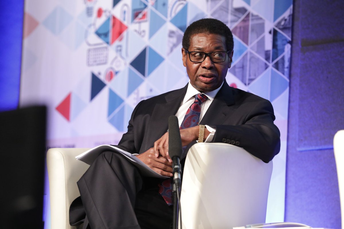 ftlive's tweet photo. Larry Thompson, vice chairman of @The_DTCC, sees both blockchain and the cloud as tools to help financial services increase efficiency and transparency, and reduce costs. #EFF2017 https://t.co/32nsyfZ8Wz