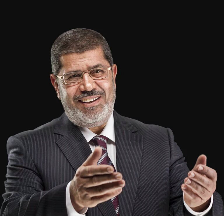 تدورقوافل الاعدام
تسعي بين ايديكم
تئن بقسوة الاحكام
بقتلي لن يموت الحق
بل خابت مساعيكم
وموتي في سبيل الله
يحيني ويفنيكم
#مرسي_رئيسي