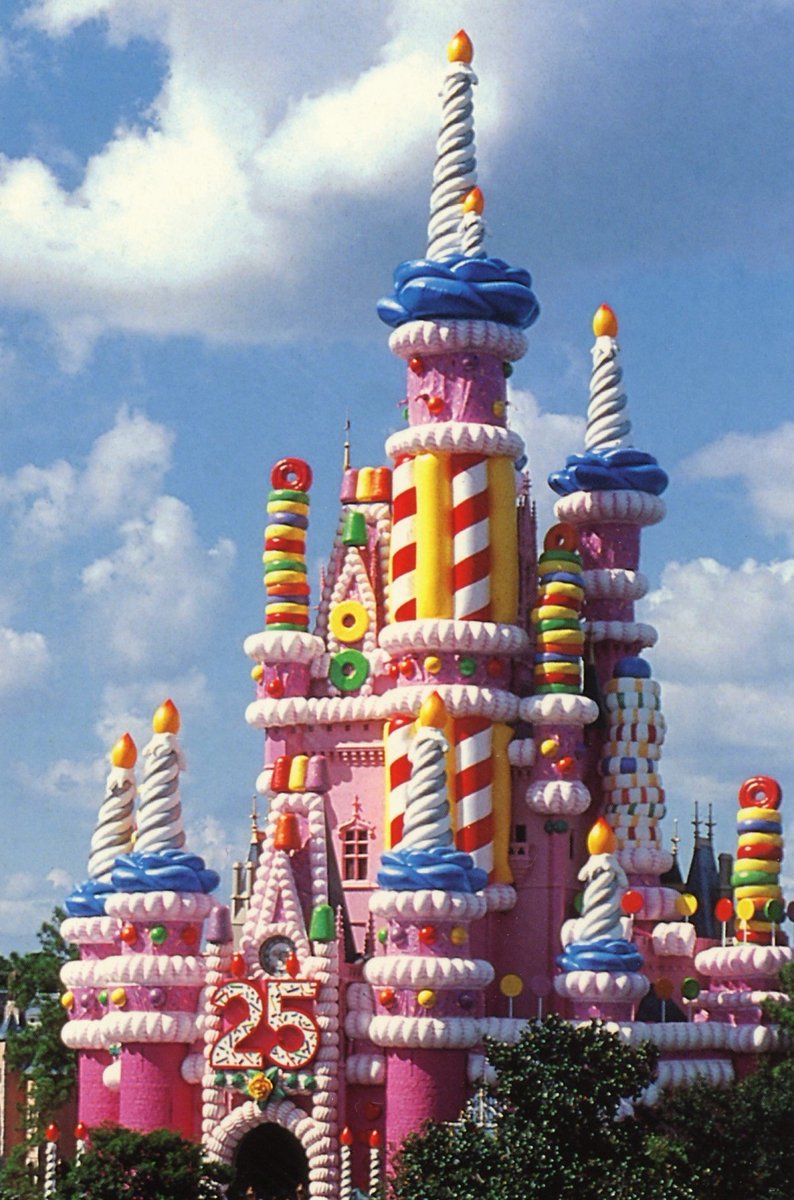 KnoWDW's tweet photo. Today in #DisneyHistory in 1998 Cinderellas Castle was returned to its original look. I think most were happy about it going back to normal. Did you like the cake look? https://t.co/usjyhAg0cc